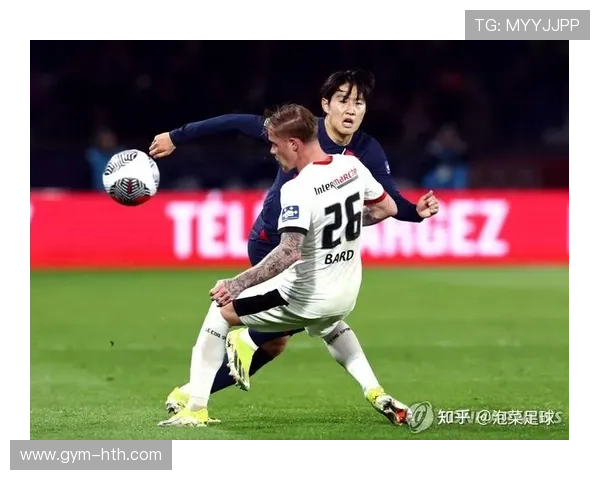 足球场上的假摔大师那些让人又爱又恨的球星背后的心理与技战术解析